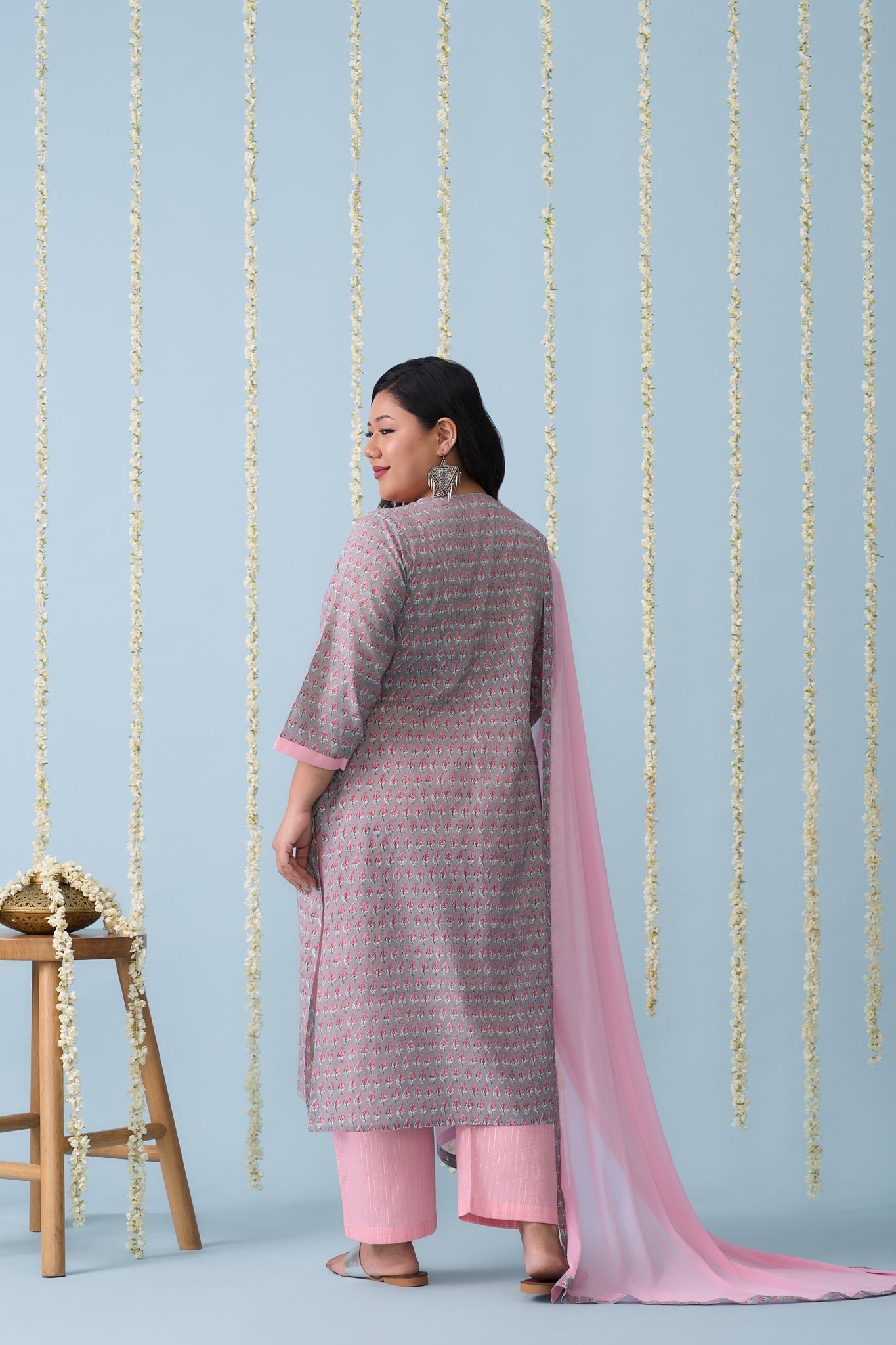 Pastel Pink And Grey Kurta Suit Set (3 Pc)