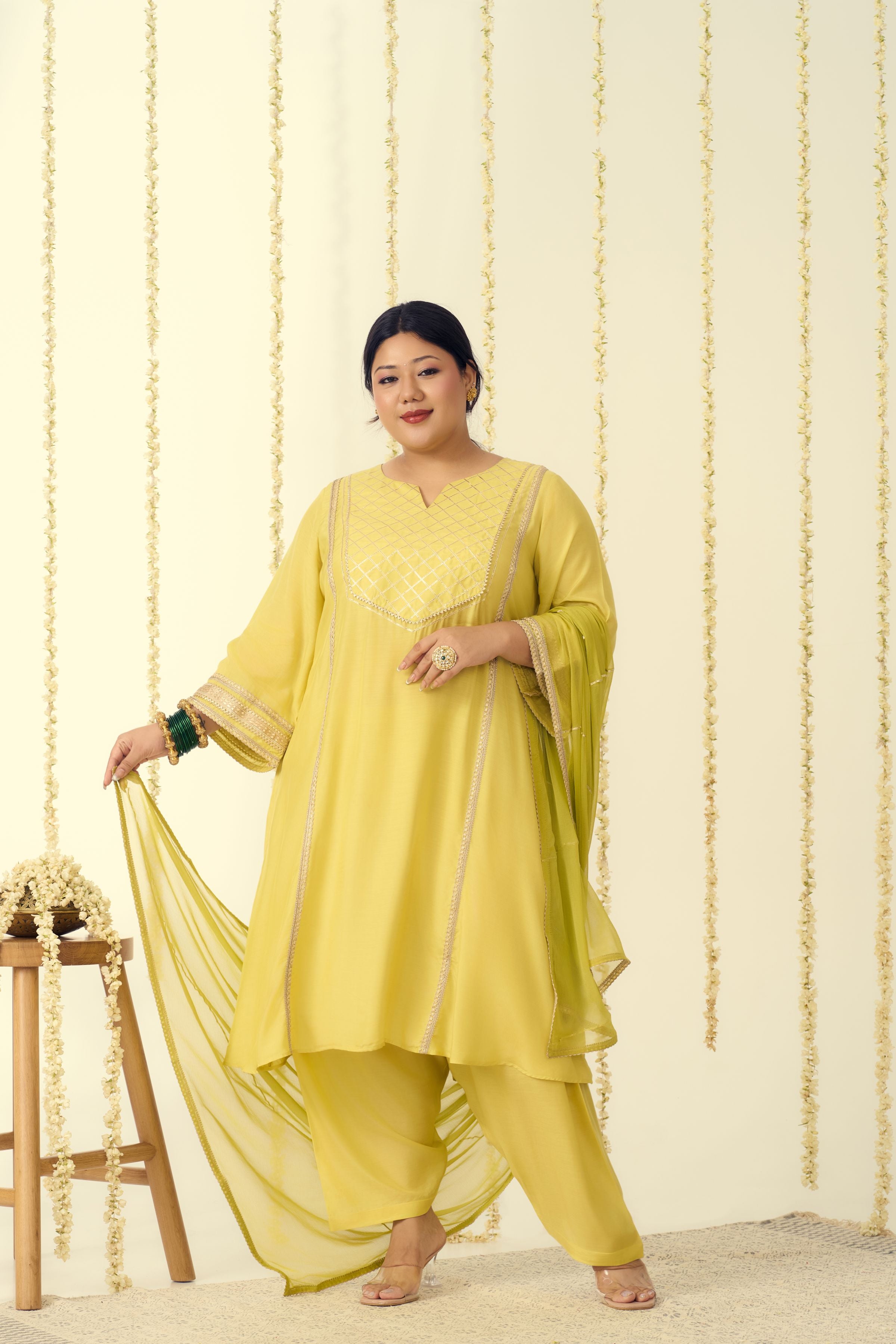 Green Embroidered Kurta Suit Set with Farsi Salwar (3 Pc)