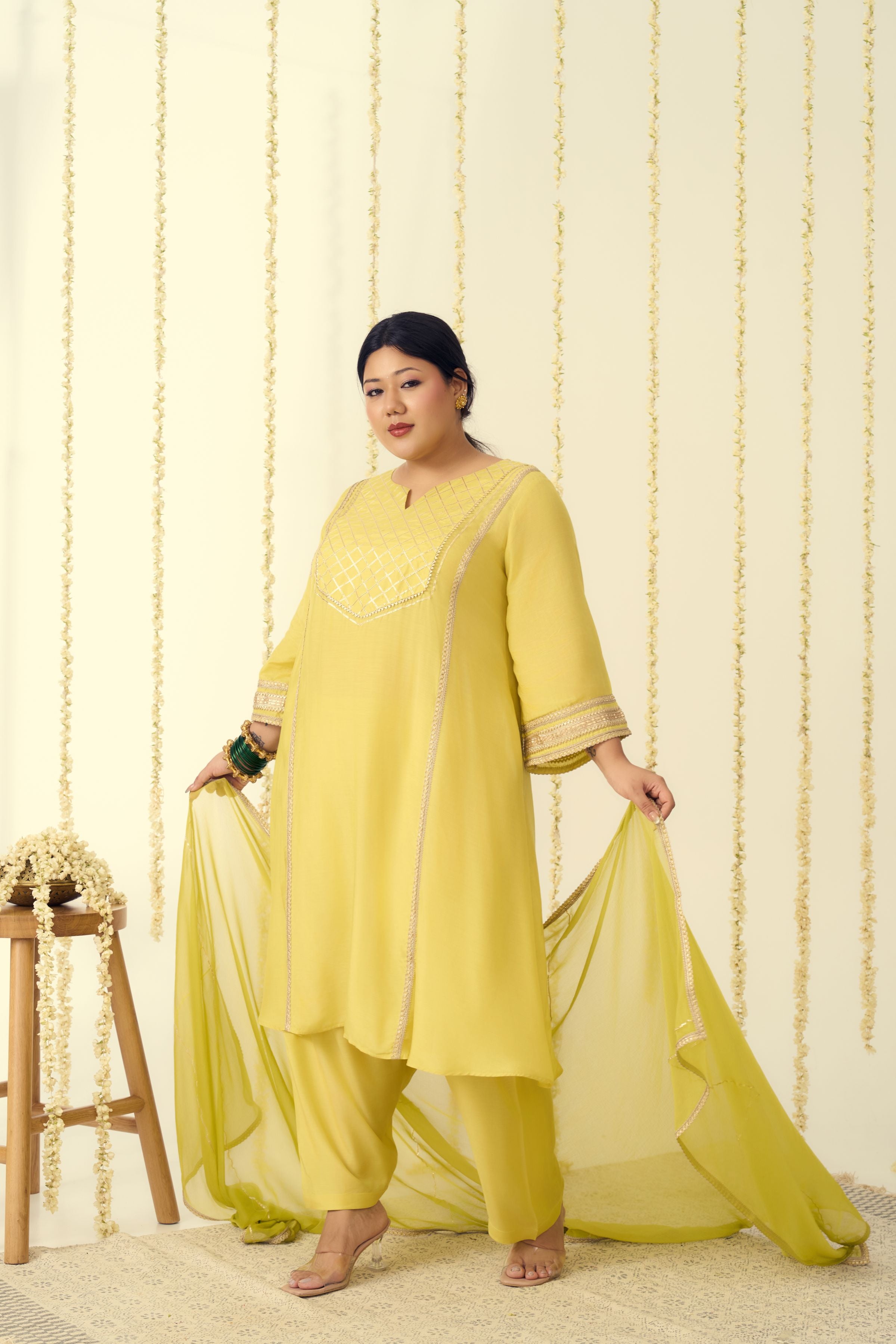 Green Embroidered Kurta Suit Set with Farsi Salwar (3 Pc)