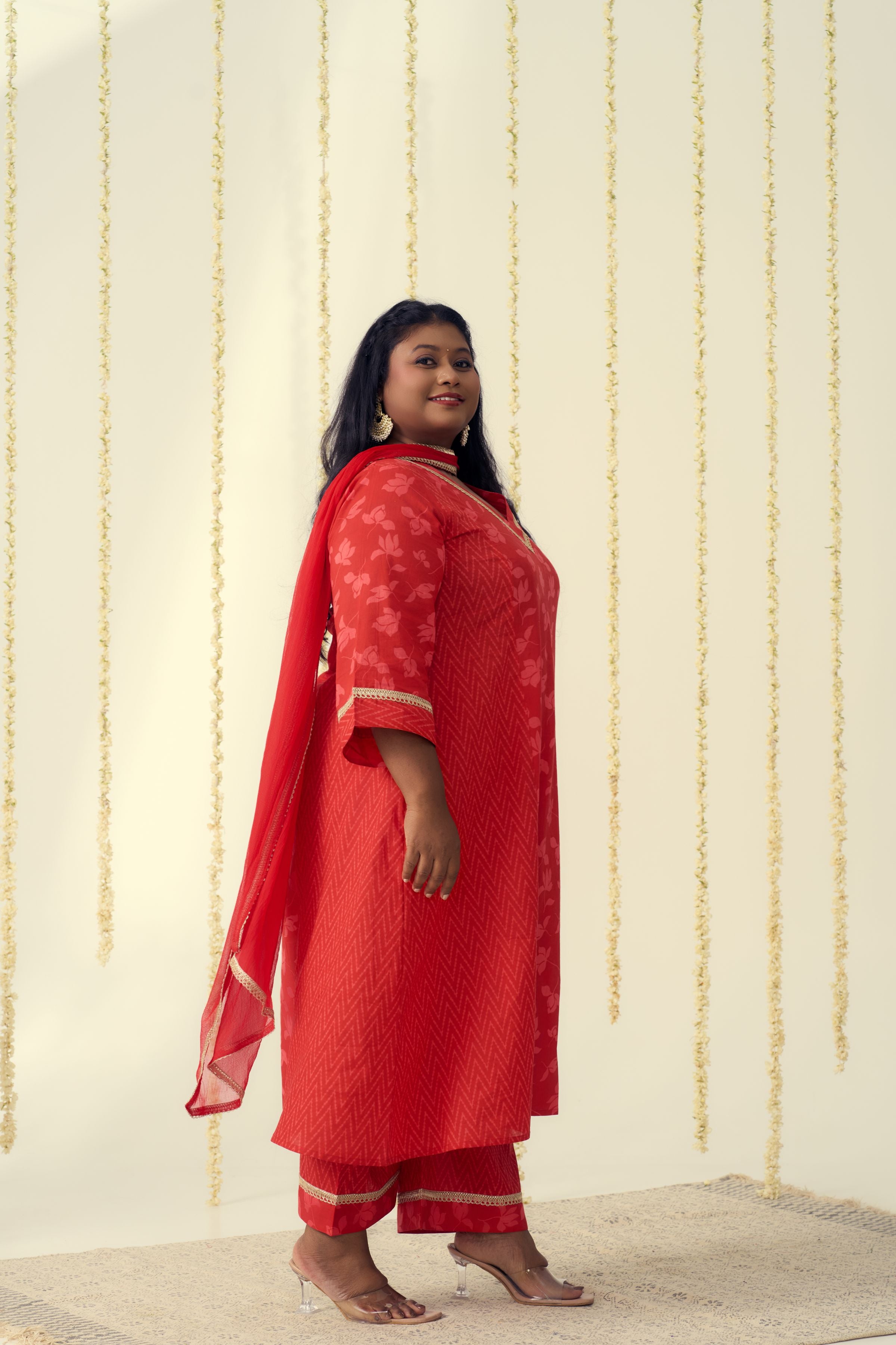 Radiant Red Festive Kurta Suit Set (3 Pc)