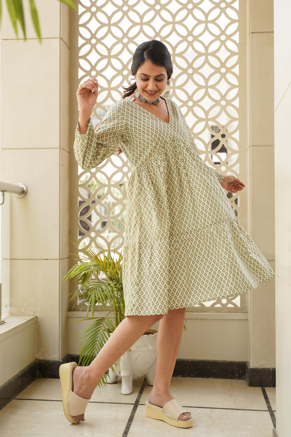 Regular Green V Neck Tiered Short Cotton Dress