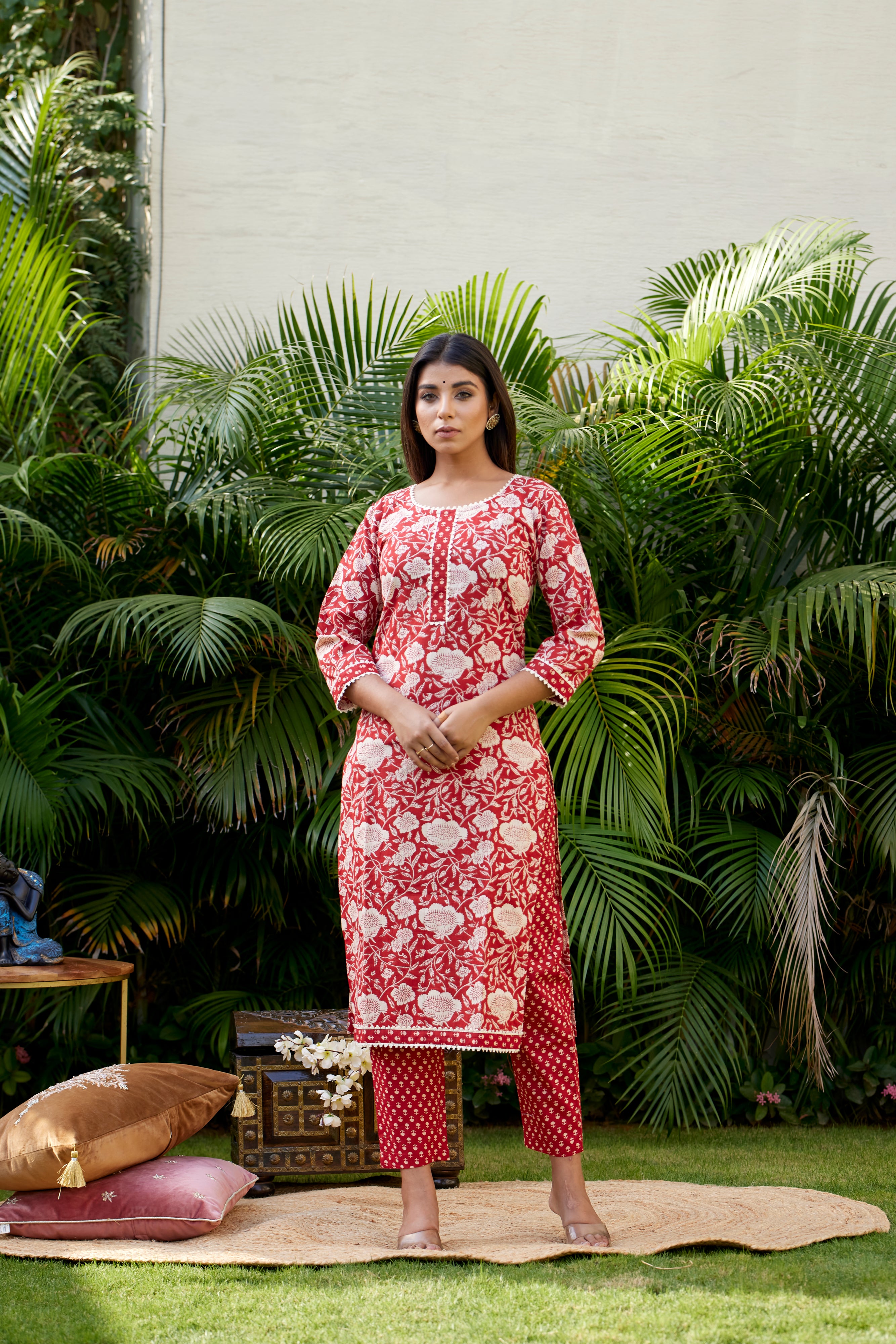 Red Floral Kurta Pant Set (Set of 2)