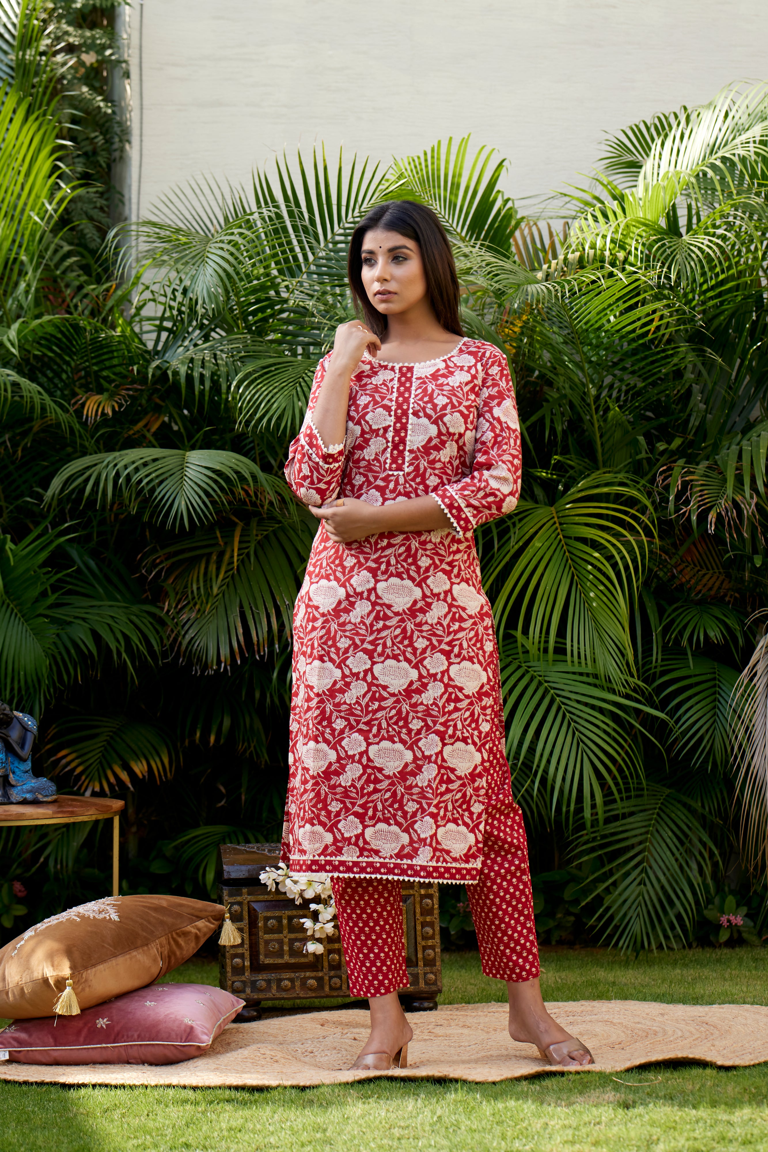 Red Floral Kurta Pant Set (Set of 2)