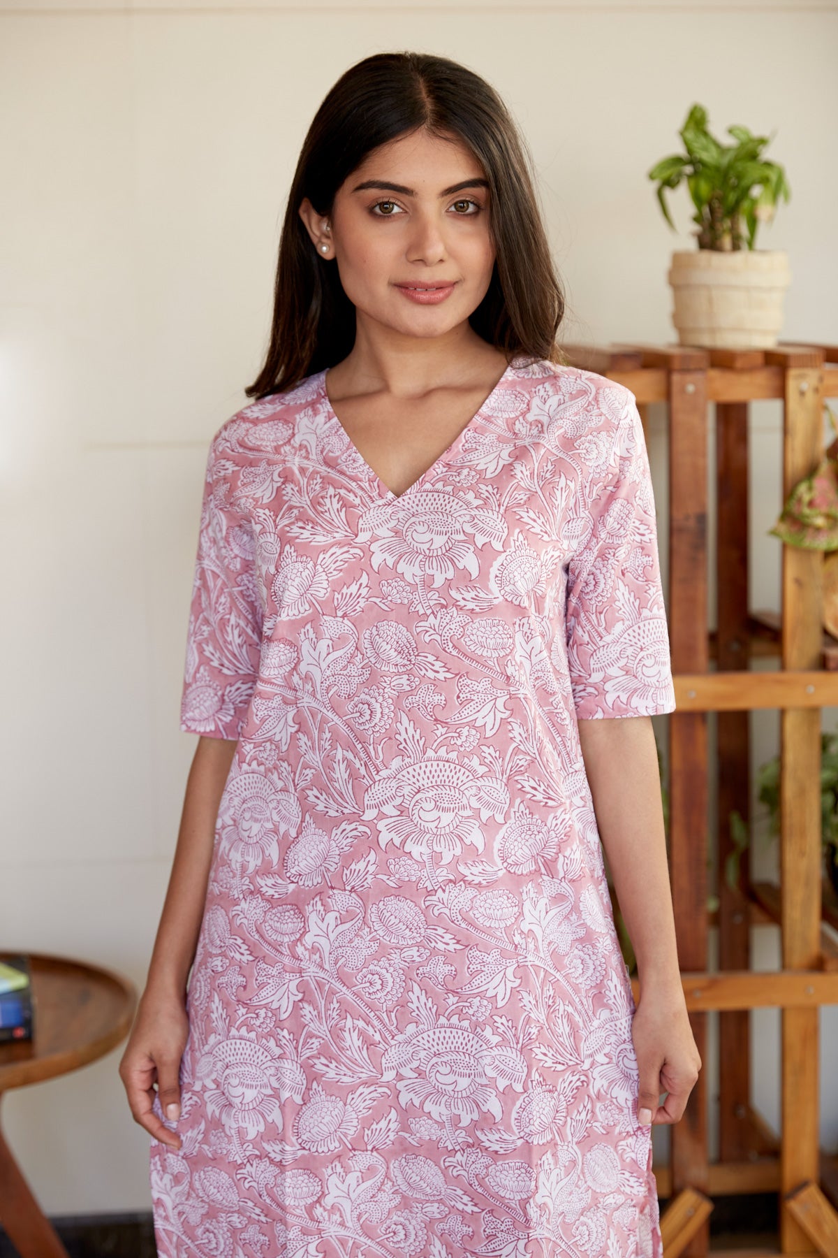 Pink Printed v Neck Straight Kurta Pant Set