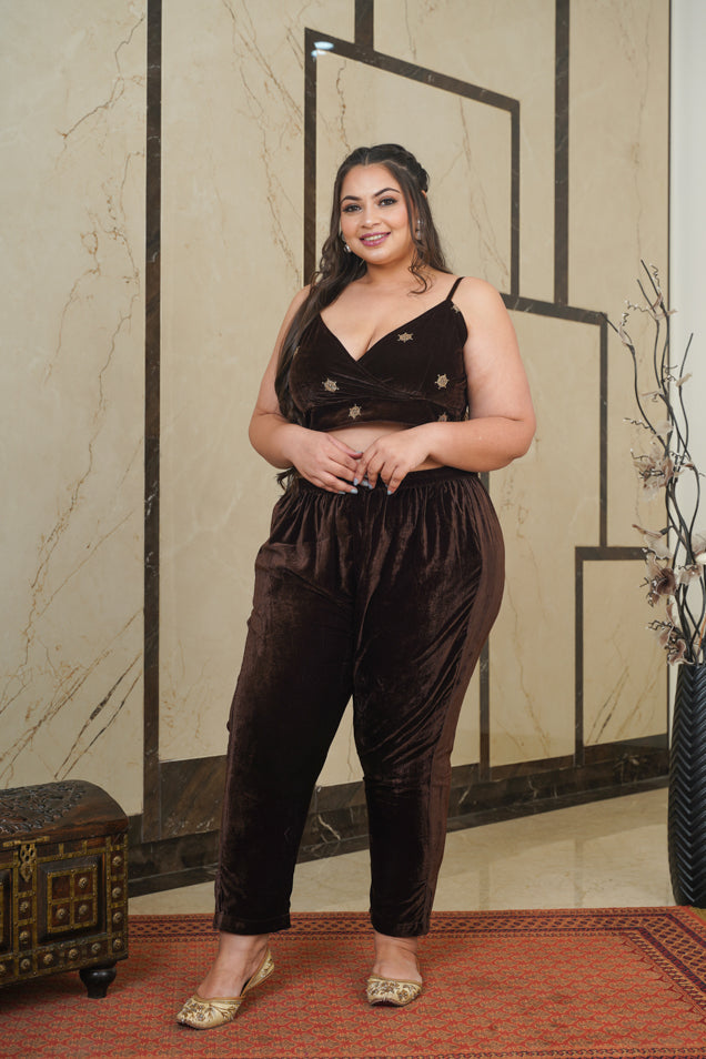 BROWN VELVET MID-RISE RELAXED FIT PANTS- plus size