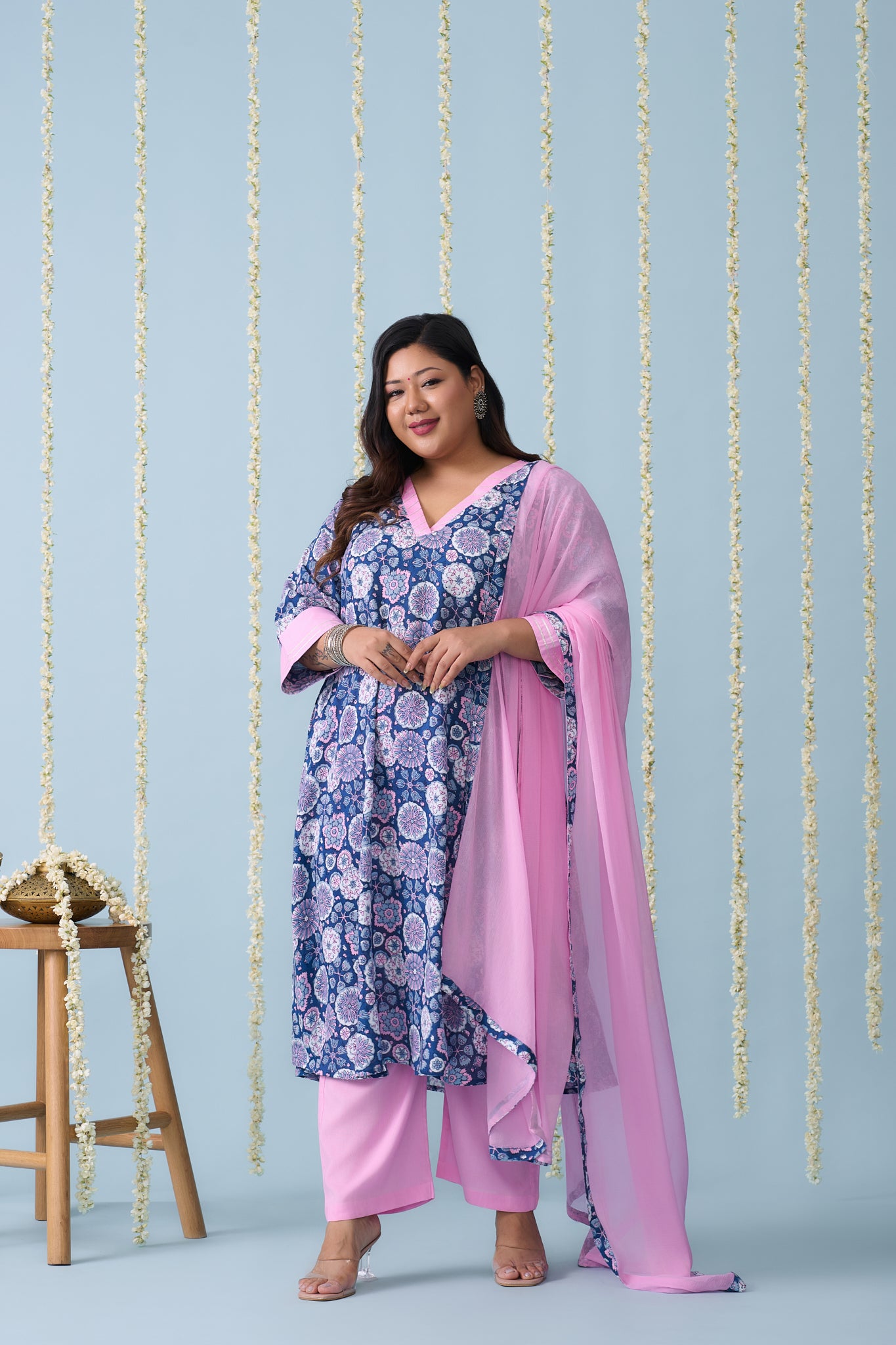 Navy Blue And Pink Contrast Kurta Suit Set (3 Pc)