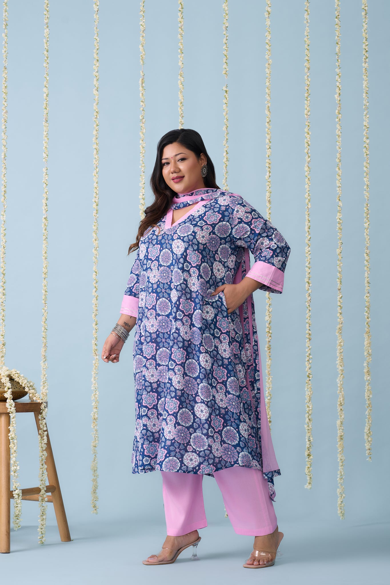 Navy Blue And Pink Contrast Kurta Suit Set (3 Pc)