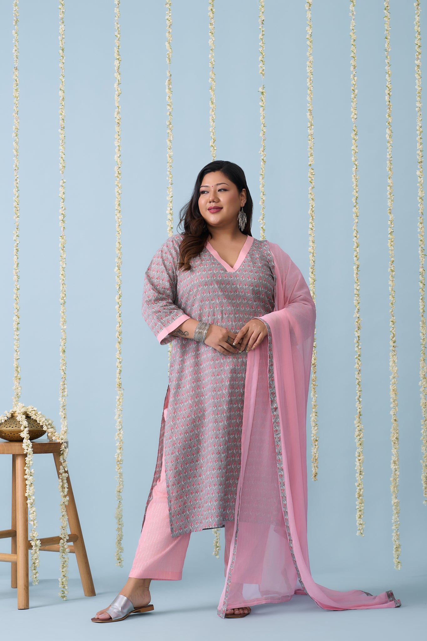 Pastel Pink And Grey Kurta Suit Set (3 Pc)