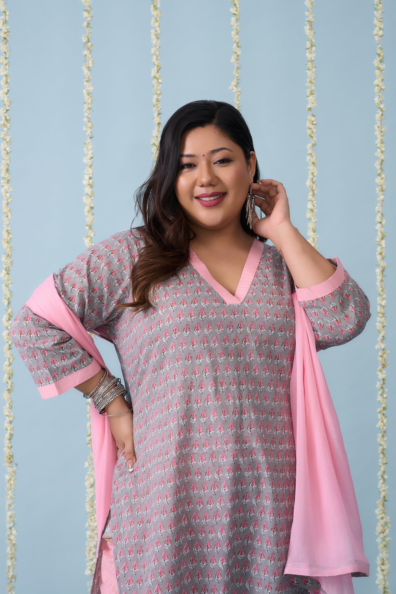 Pastel Pink And Grey Kurta Suit Set (3 Pc)