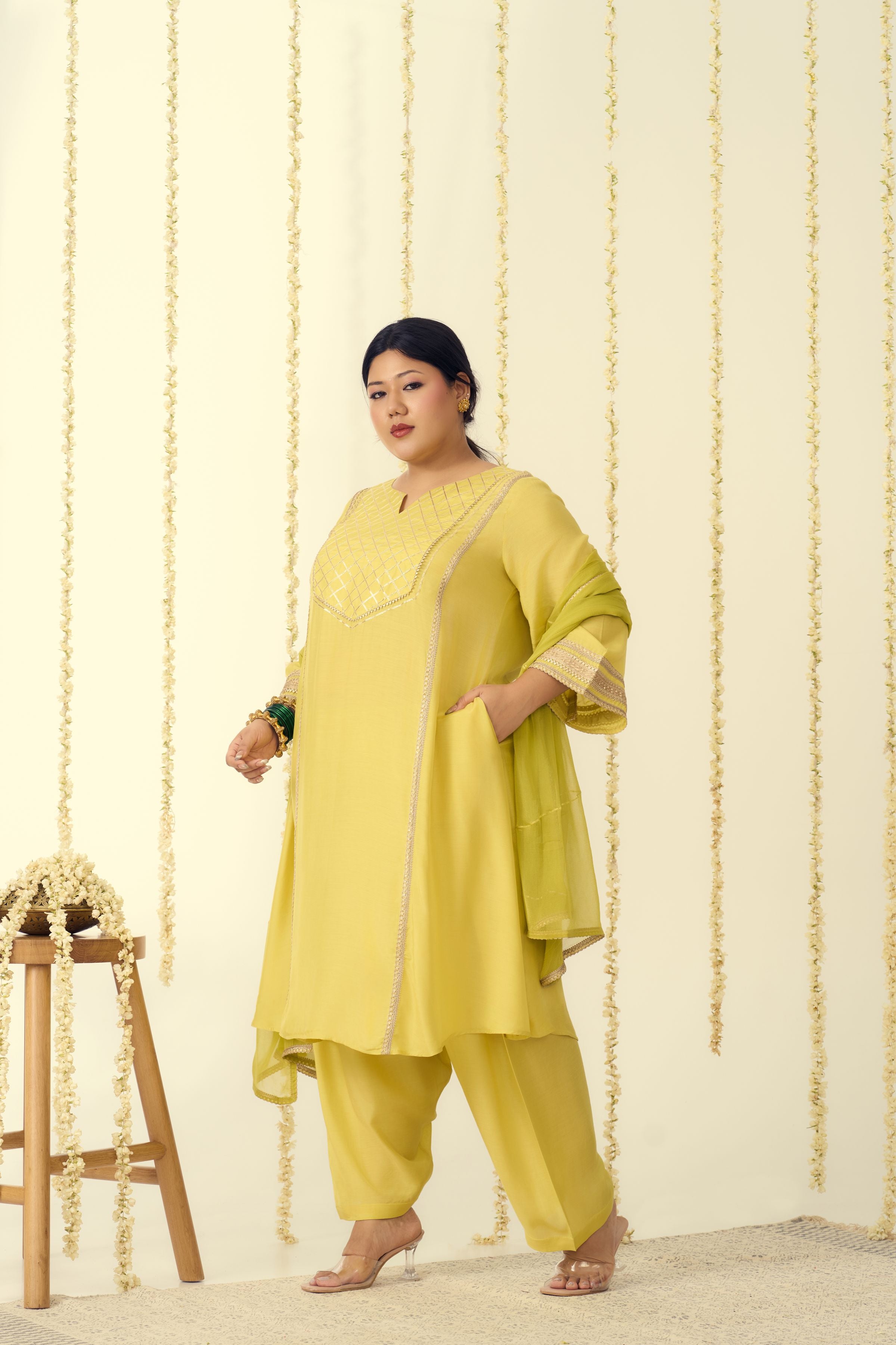 Green Embroidered Kurta Suit Set with Farsi Salwar (3 Pc)