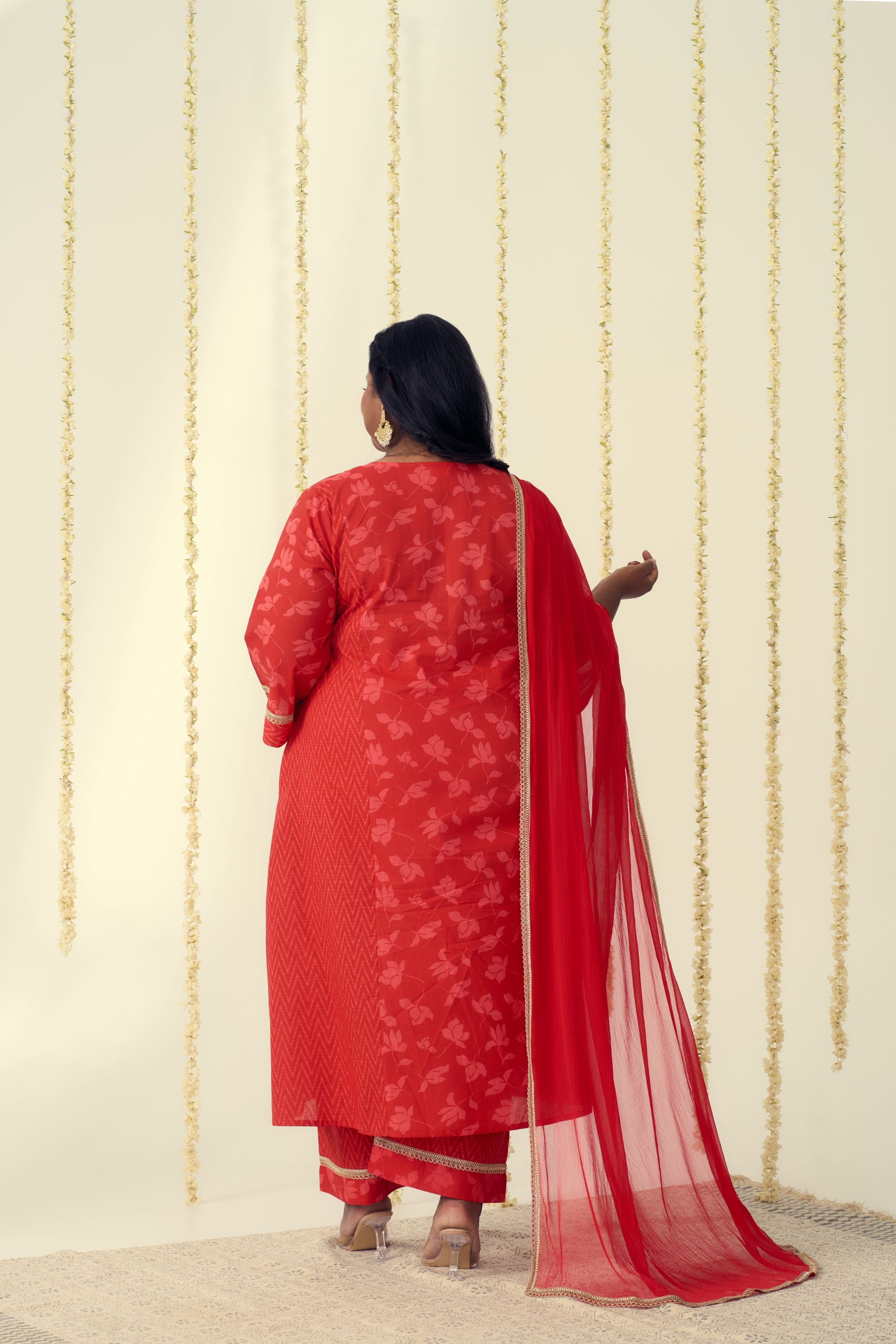 Radiant Red Festive Kurta Suit Set (3 Pc)