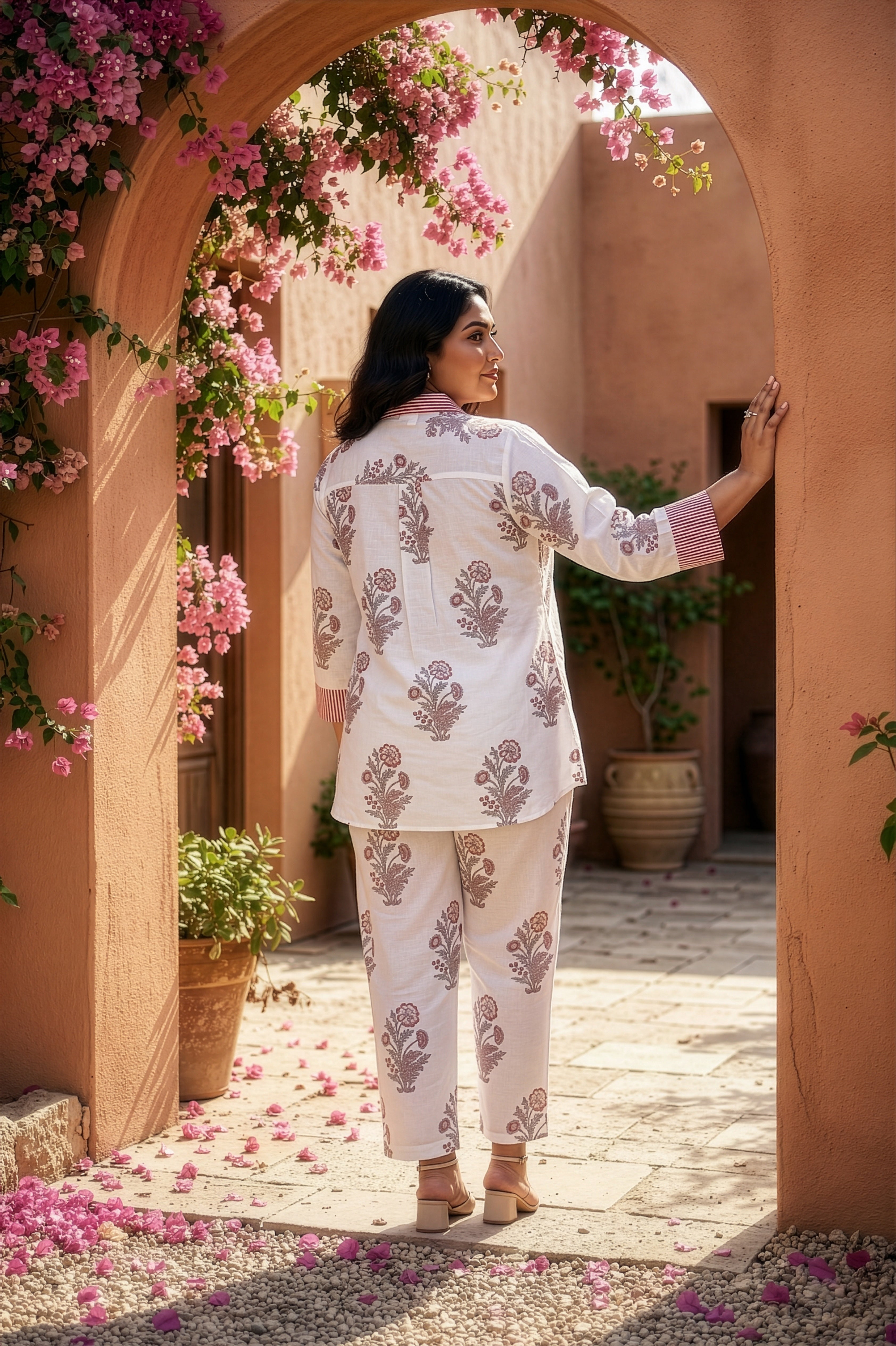 Plus Size Pink Floral Cotton Co-ord Set for Women – Printed Shirt & Pant Set
