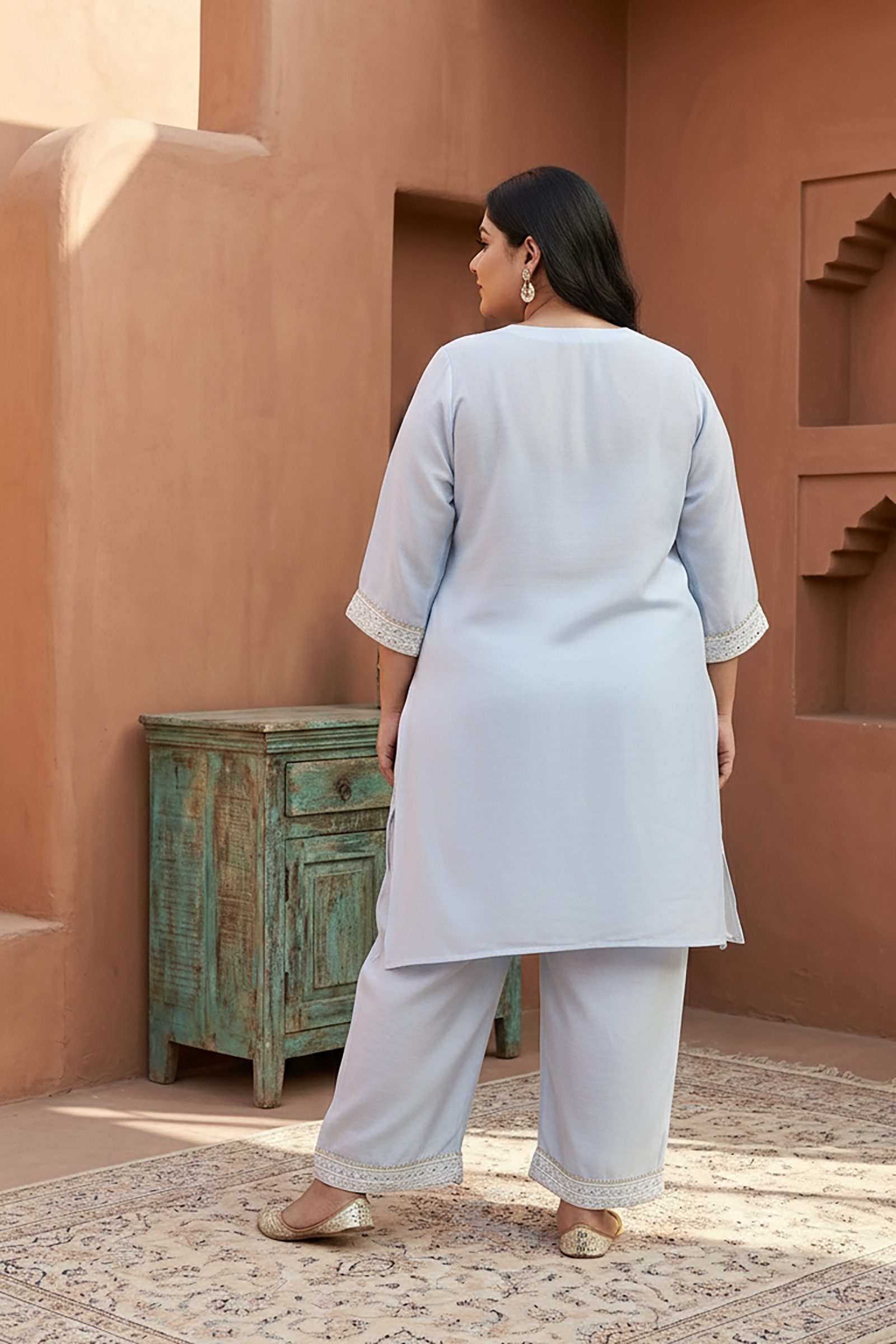 Plus Size Light Blue Ethnic Embellished Kurta & Pants Set for Women