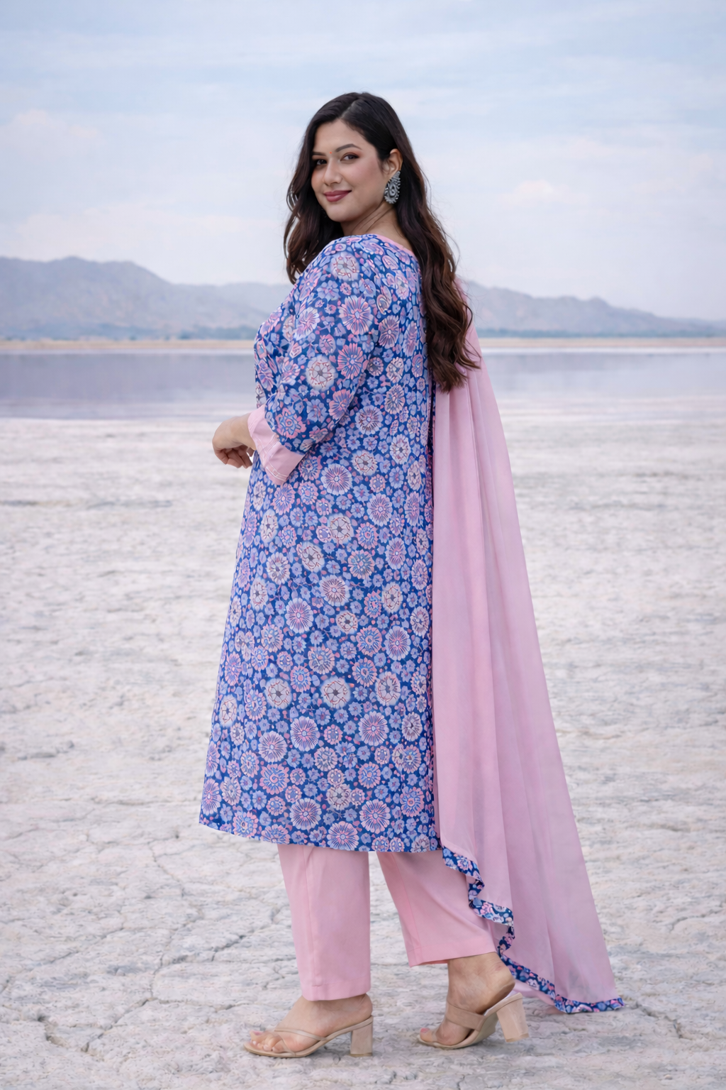 Navy Blue And Pink Contrast Floral Kurta Suit Set (3 Pc)