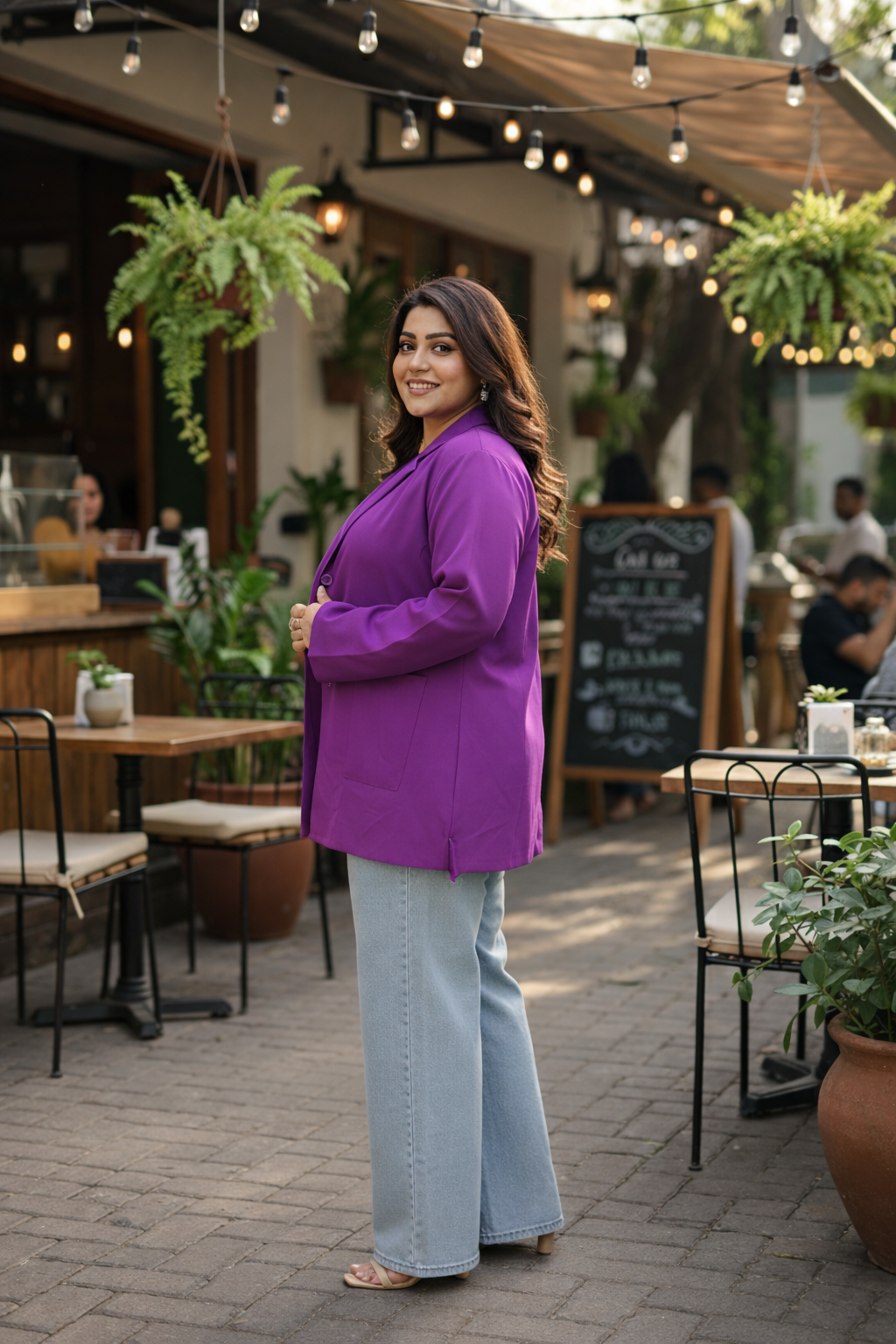 Plus Elegant Linen Longline Blazer with Functional Pockets