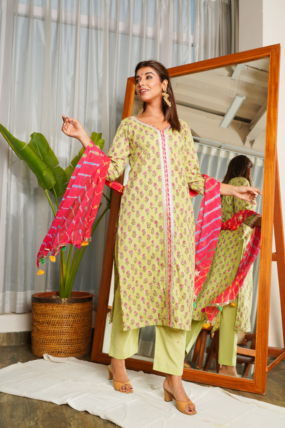 Lime Green Kyaari Suit Set - ( Set of 3)
