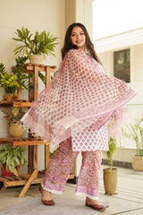 White & pink sleeveless cotton kurta set (Set of 3)