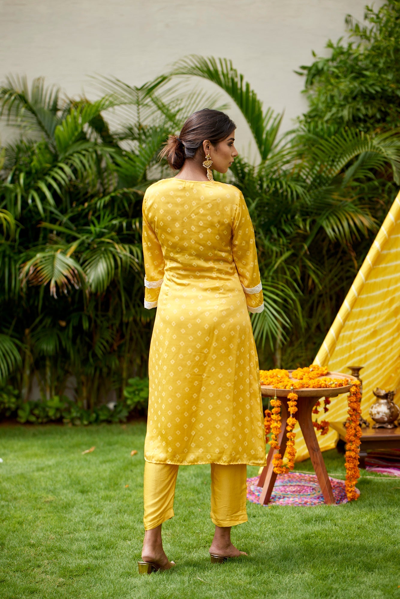 Yellow White Border Heavy Kurta (Set of 2)