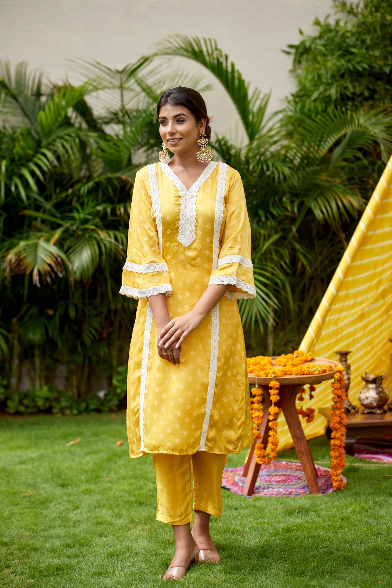 Yellow White Border Heavy Kurta - (Set of 2)