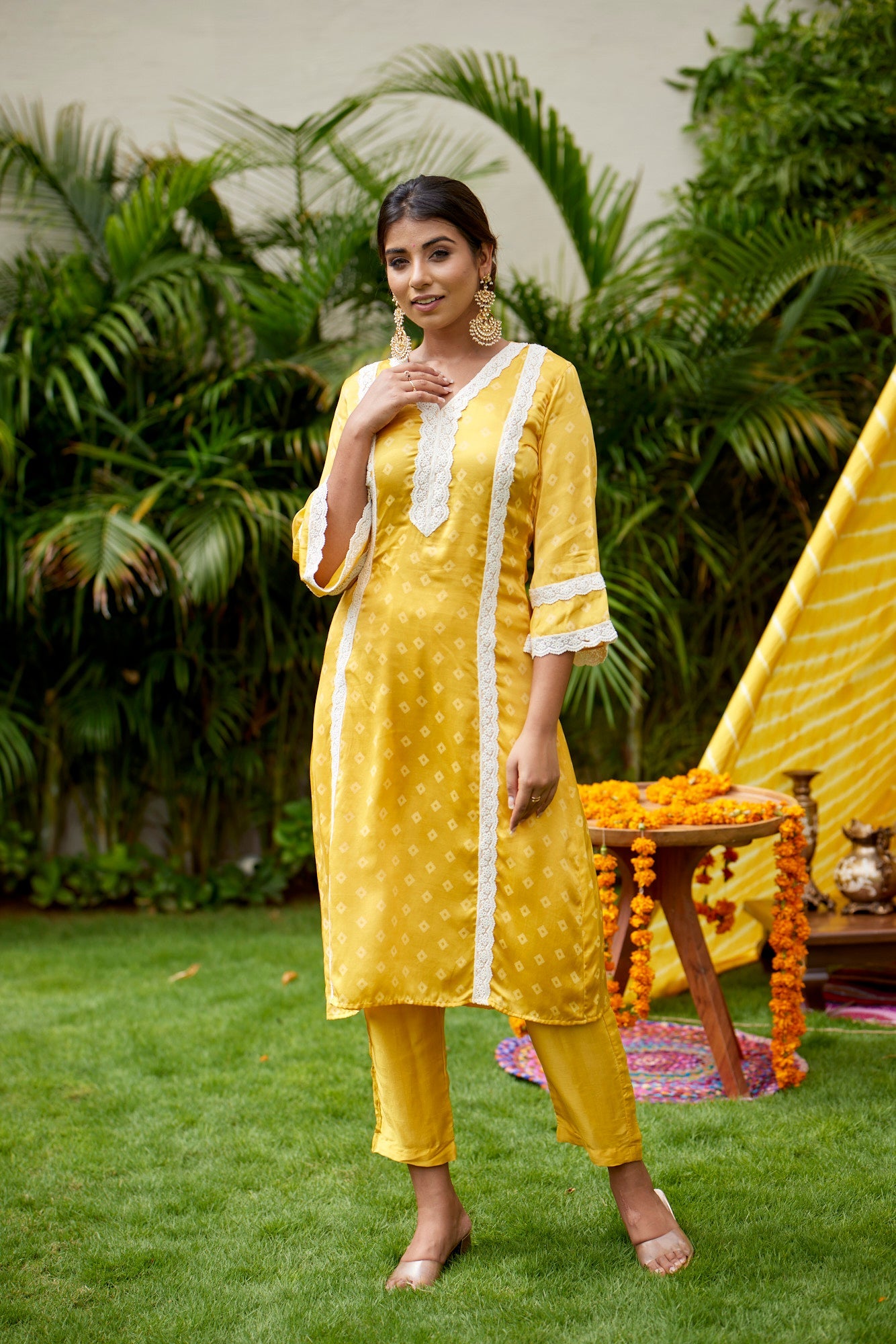 Yellow White Border Heavy Kurta (Set of 2)